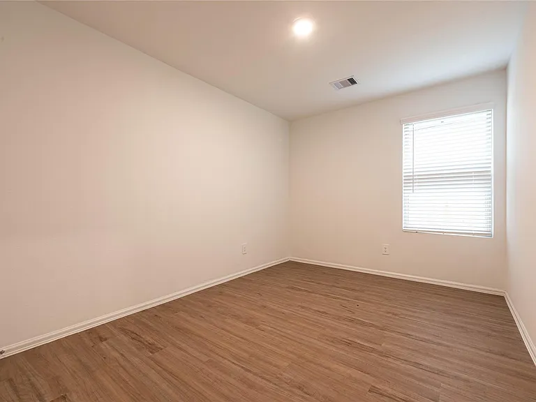 913 Oak Mist Ln — Photo 13
