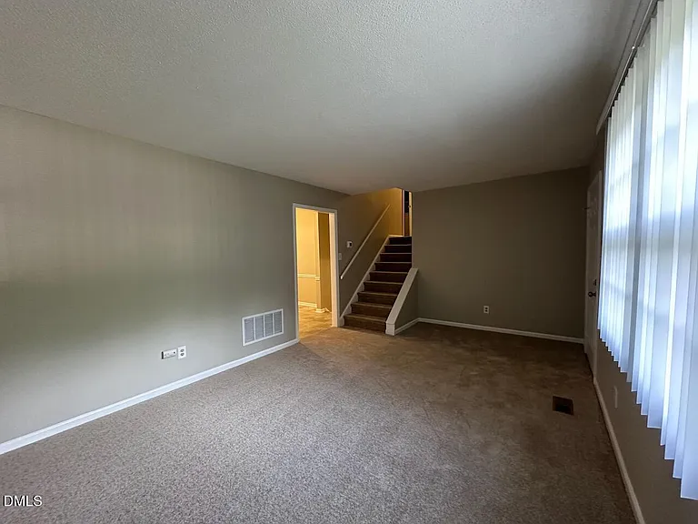1505 Highland Trl — Photo 3