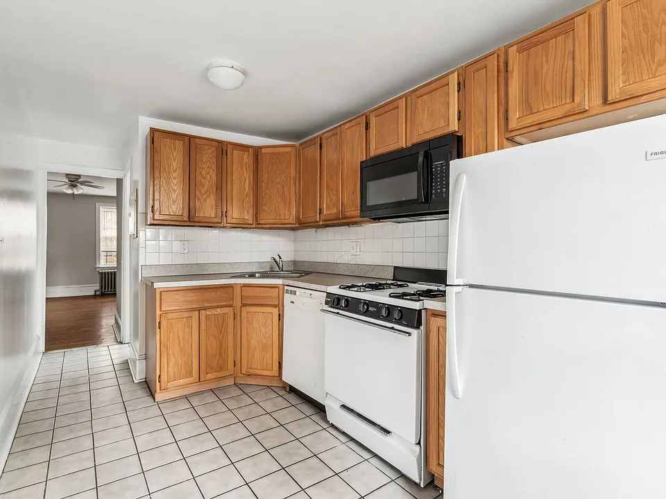4135 Ridge Ave #3