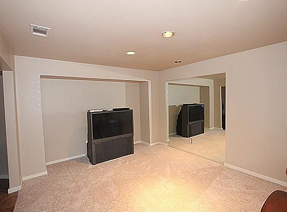 5th image of 5817 Jane Anne St
