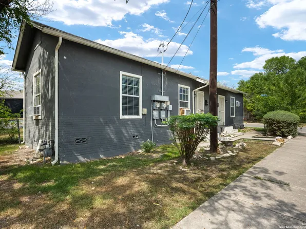 321 N CHUPADERAS ST, San Antonio, TX 78207