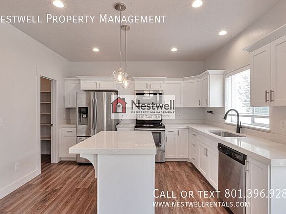 4th image of 7499 N Hutch Ln