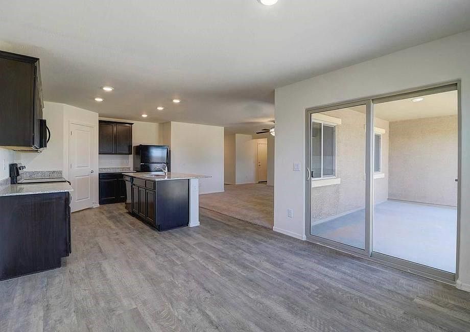 1st image of 440 W Black Hawk Pl