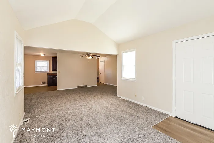 4704 Kensington Ave — Photo 5