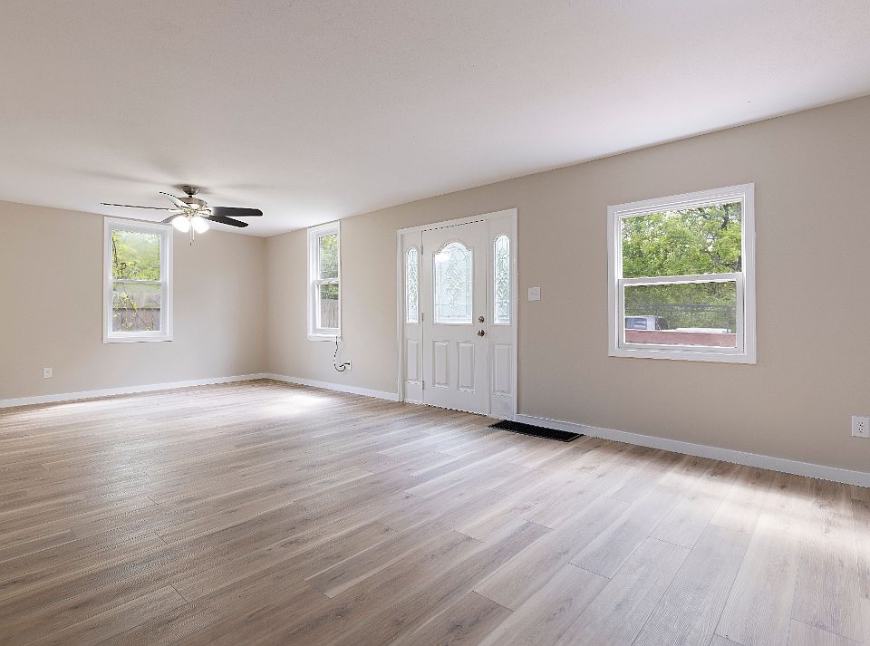 1st image of 901 N Horace Ave