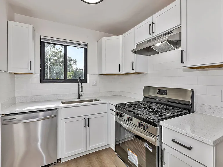 2535 Lysle Ln #4B — Photo 6