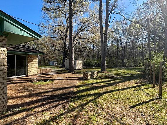 3rd image of 329 Converse Dr