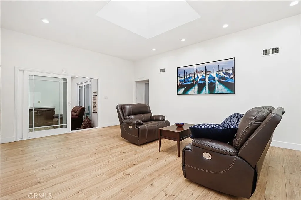 3 bed, 1494 sqft, $5,500 — Photo 3