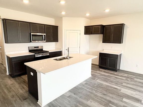 5th image of 10318 Morse Pl