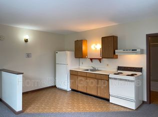 27 Cook St APT B, Auburn, ME 04210