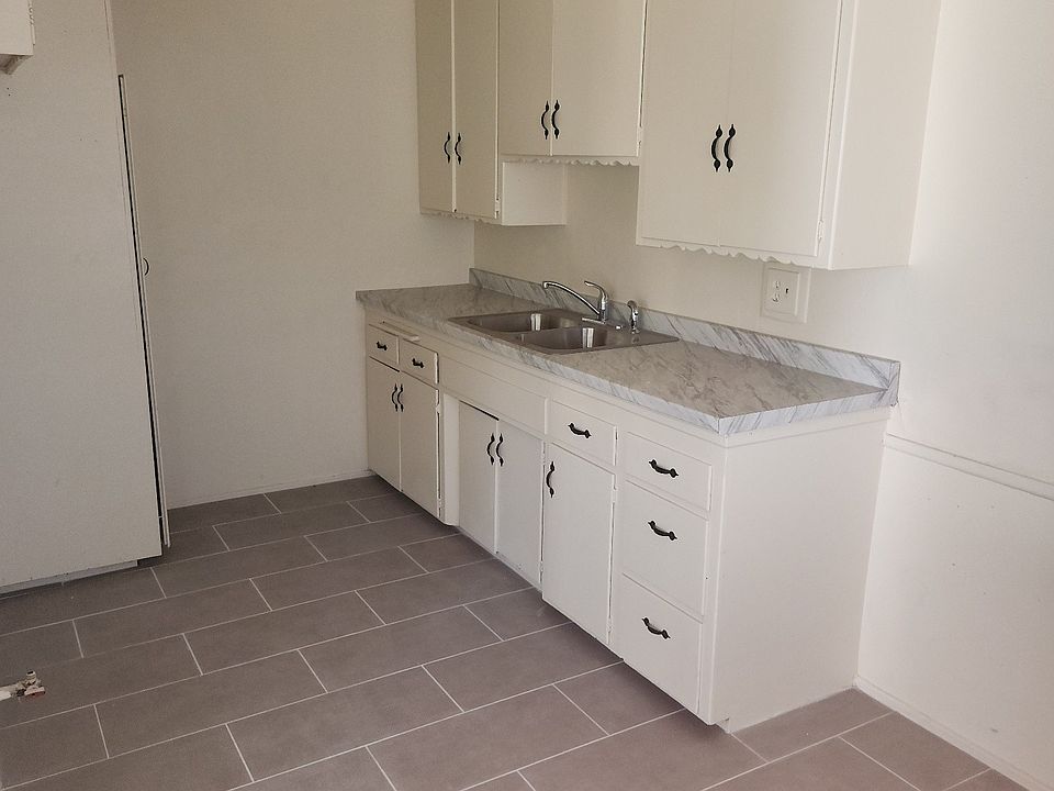 1st image of 11151 Raymond Ave #1