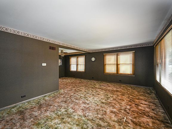 4th image of 24 E Sunset Ave