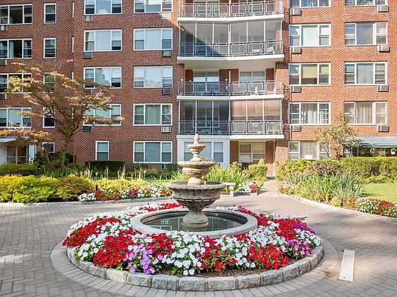 2nd image of 281 Garth Rd APT C2h