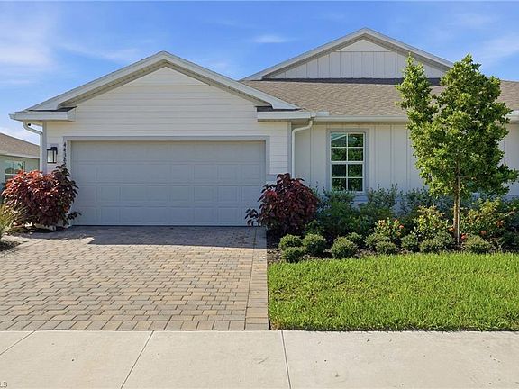 3rd image of 44382 Palm Frond DR