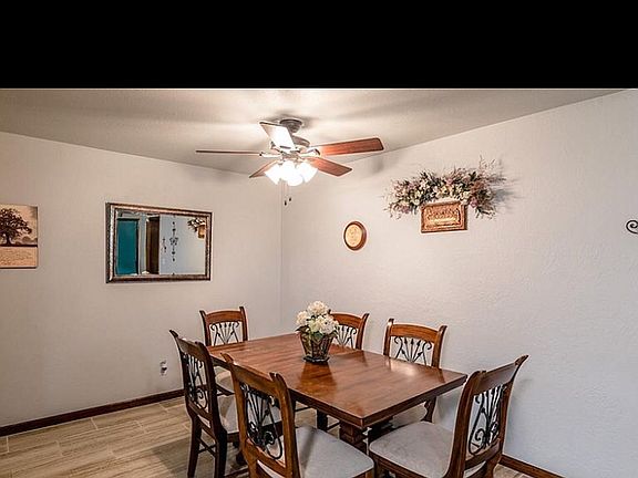 3rd image of 220 Cypress Ave