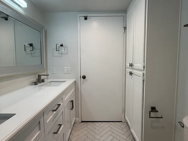 4249 Longridge Ave #104 — Photo 15