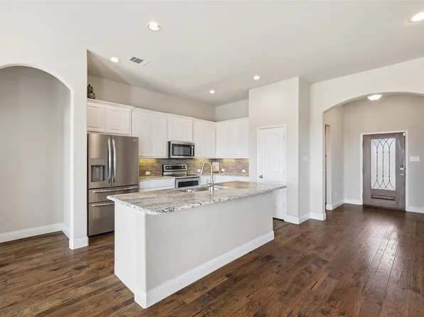 609 Meadowedge Ln, Denton, TX 76207
