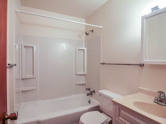 5th image of 3508 S Norton Ave #3532