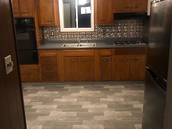 2nd image of 5760 Doris Dr