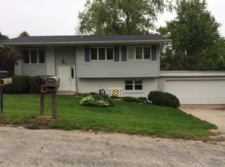 129 Grandview Dr NE, Solon, IA 52333