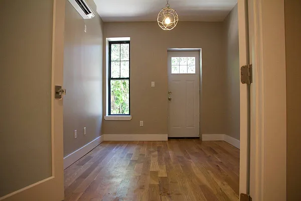 Rented by P Management | media 17