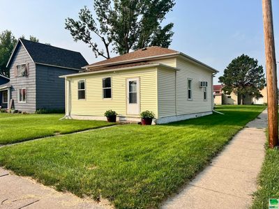212 W Pleasant St, Elk Point, SD, 57025