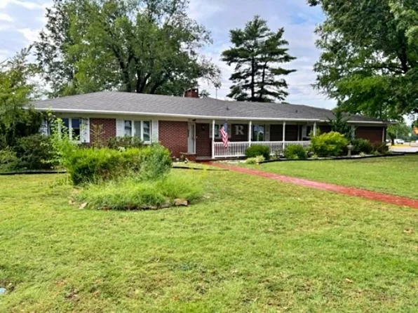 702 Twin Lakes Dr, Pittsburg, KS 66762