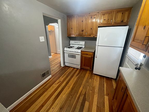 4th image of 1301 S Logan St #A