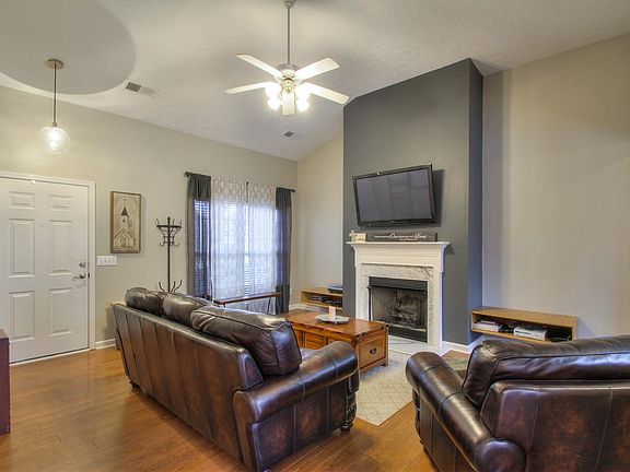 5th image of 3203 Dark Woods Dr