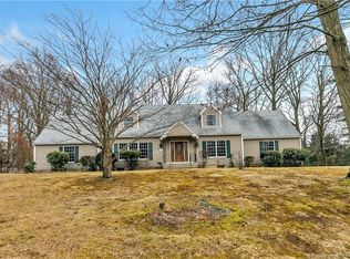 160 Lantern Rd, Stratford, CT 06614