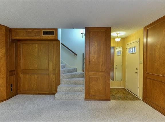 3rd image of 615 Saint Paul Dr