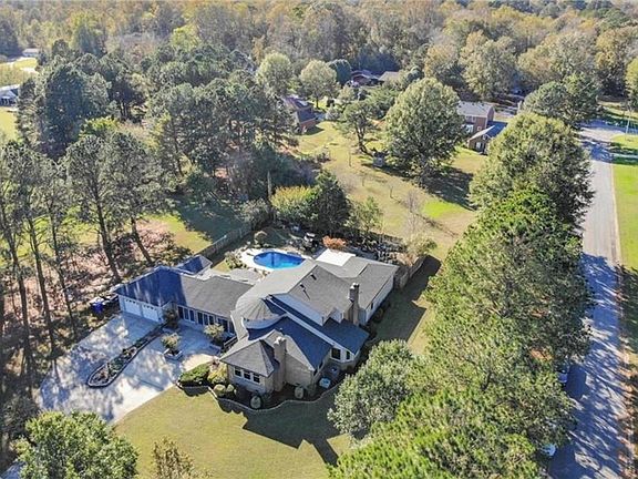 3rd image of 4371 Lake Prince Dr