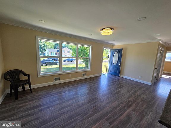 4th image of 8 La Clede Dr