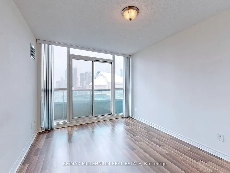 25 Lower Simcoe St #1508 — Photo 21