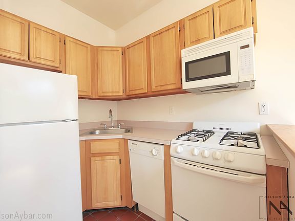 3rd image of 549 Bergen St APT 2