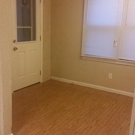 5th image of 818 W 13th St