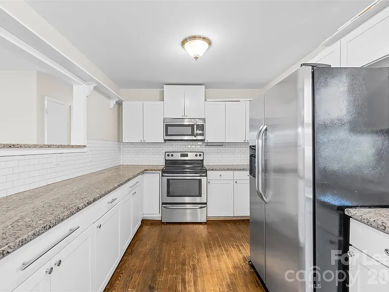 4033 Woodgreen Ter — Photo 12