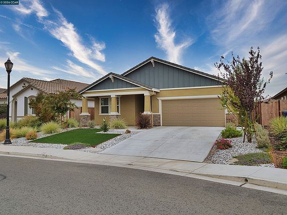 2nd image of 551 Pino Ln