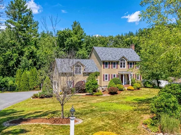 55 Blackberry Hill Rd, Wrentham, MA 02093