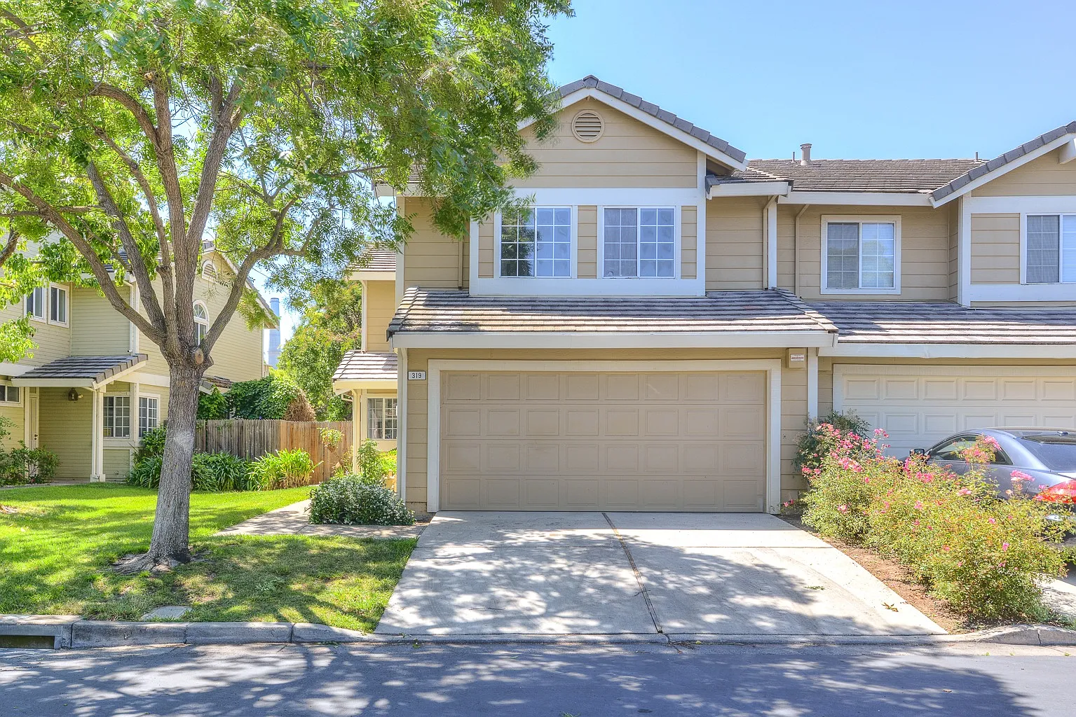 319 Heron Dr photo 1