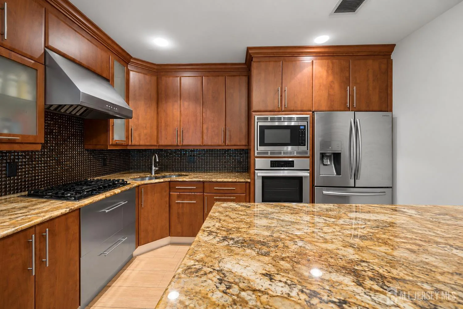 2 bed, 2.5 bath, $3,500 — Photo 4