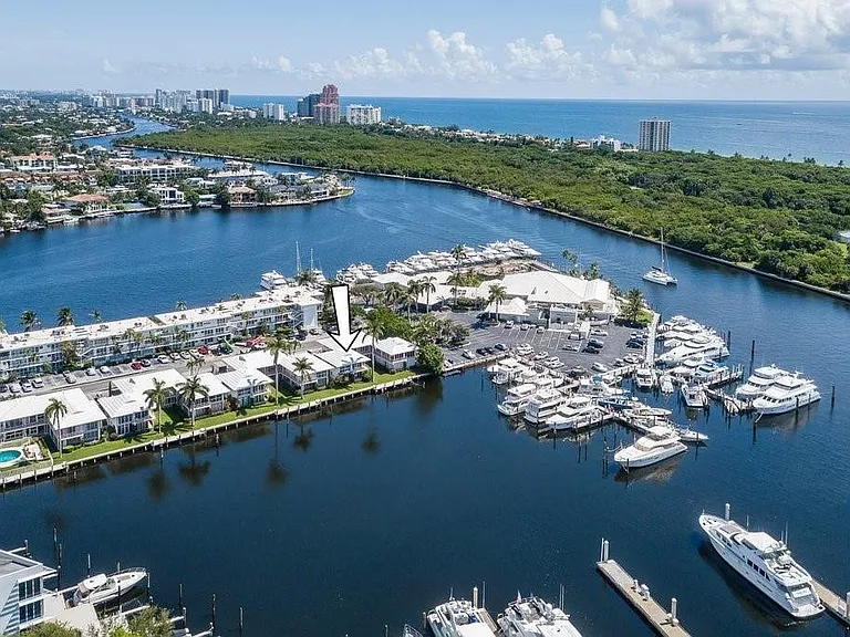 2760 Yacht Club Blvd #10C — Photo 2