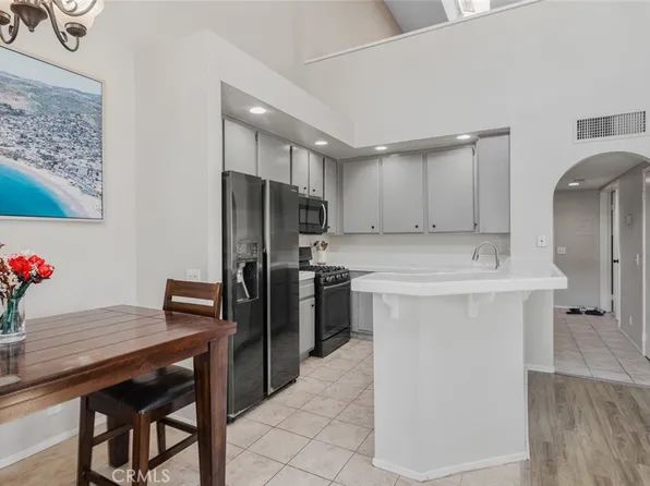 26512 Las Palmas APT 8, Laguna Hills, CA 92656