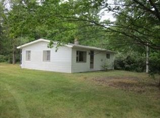 11016 Sparr Rd, Johannesburg, MI 49751