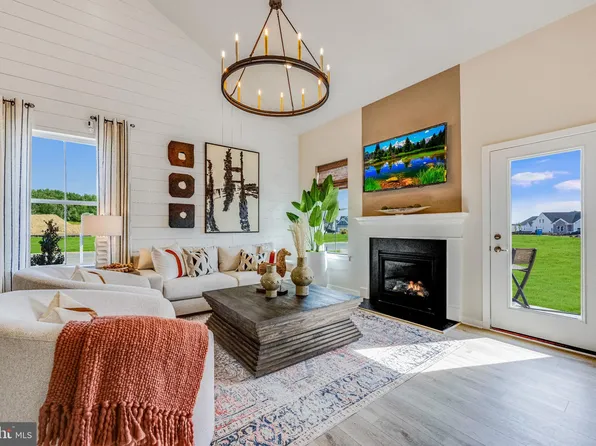 36 Cayman Ct, Dover, DE 19904