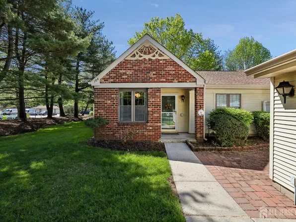 188 Wycoff Way W, East Brunswick, NJ 08816