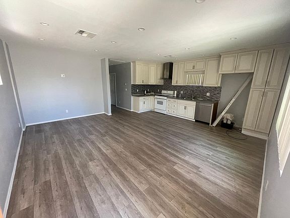 3rd image of 10043 Forbes Ave