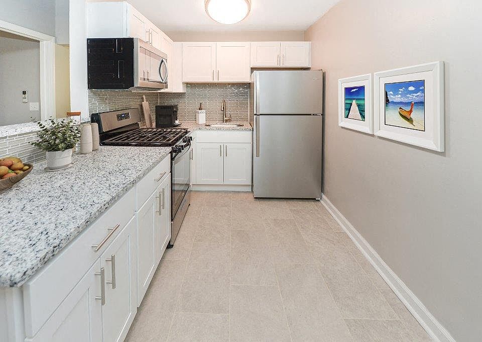 1st image of 752 Ocean Ave #14