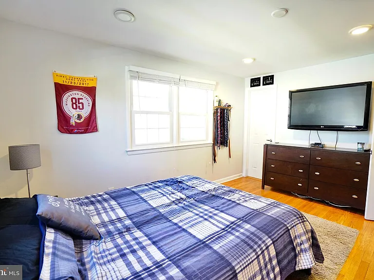 4218 University Dr — Photo 11