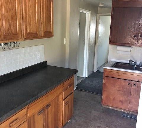 5th image of 525 E Jasper Ct